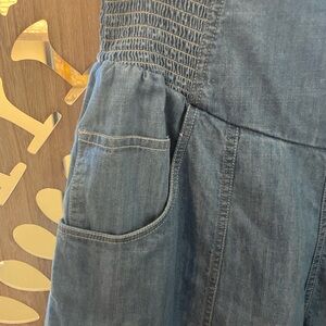 Free People: We the Free Lunan Crop Harem Jeans, Size M. Never worn.